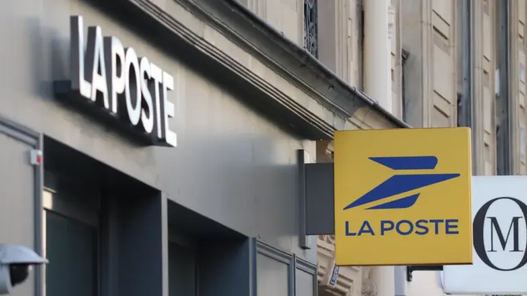 À Aix-en-Provence, passage en horaires d’été à La Poste