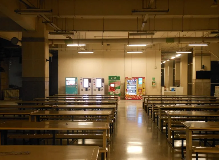 À Marseille, la cantine scolaire va coûter moins cher
