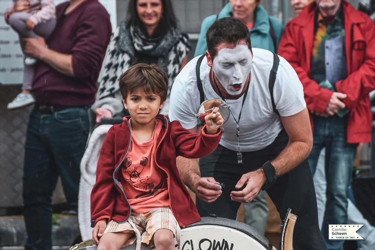 À Saint-Nazaire, ImproLocura fait rire gratuitement à la plage
